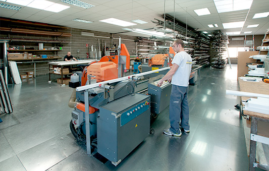 Carpintería de aluminio para obra nueva e industriales del sector del aluminio. 