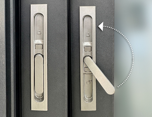 Maneta empotrable para ventana corredera de aluminio en Barcelona